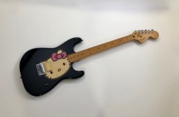 Squier Stratocaster Hello Kitty 2006