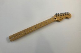 Fender Stratocaster Maple Neck